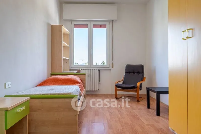 Chambres - Apartment with Balcony and Garage in Voghera