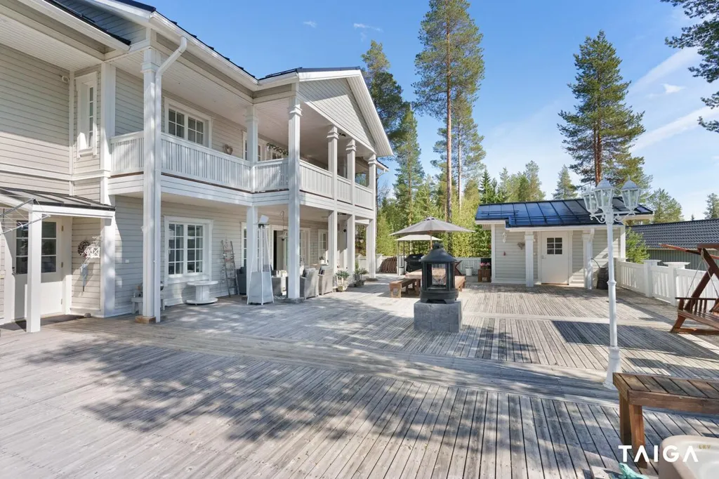 Terrass - Modern Detached House with Jacuzzi in Rovaniemi