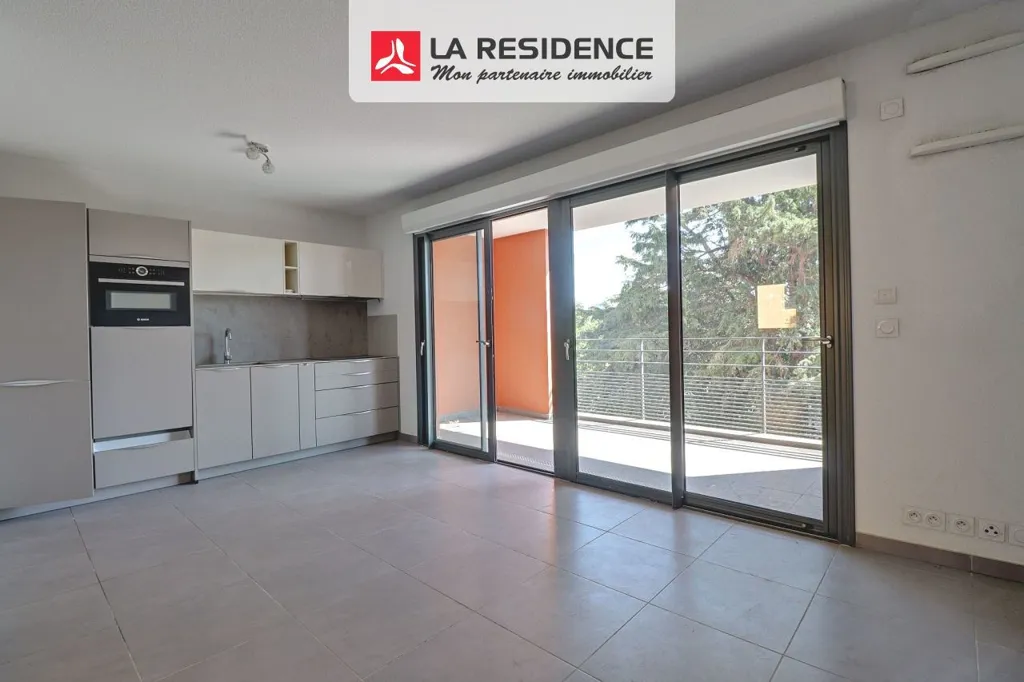 Cucina - Recent Apartment with Terrace in Fréjus Centre