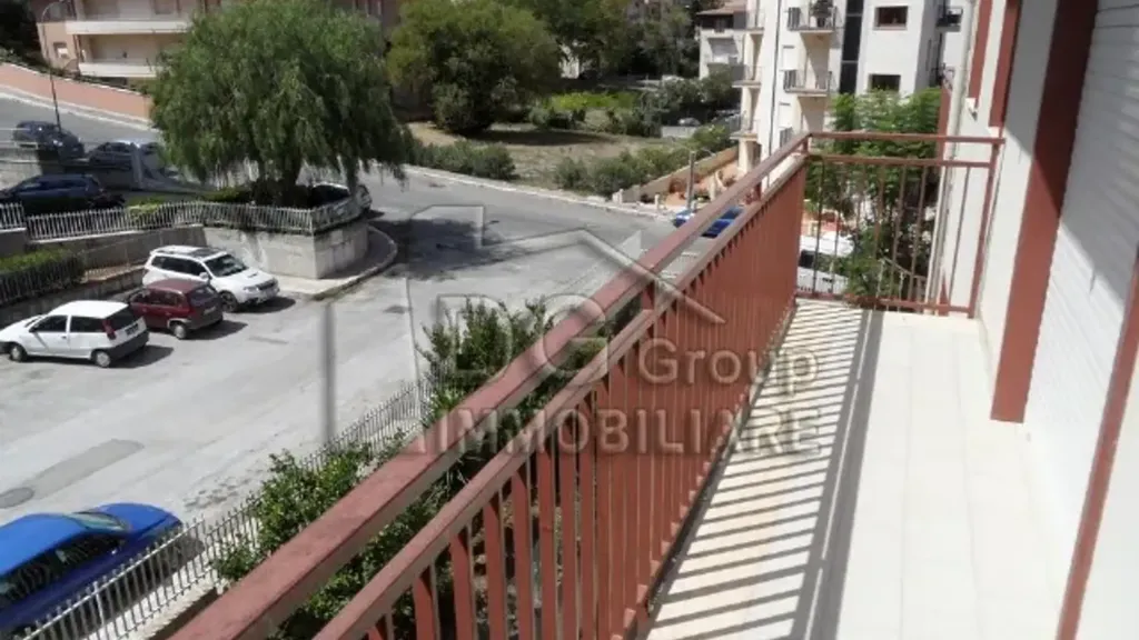 Rõdu - Bright Apartment with Balcony in Alcamo
