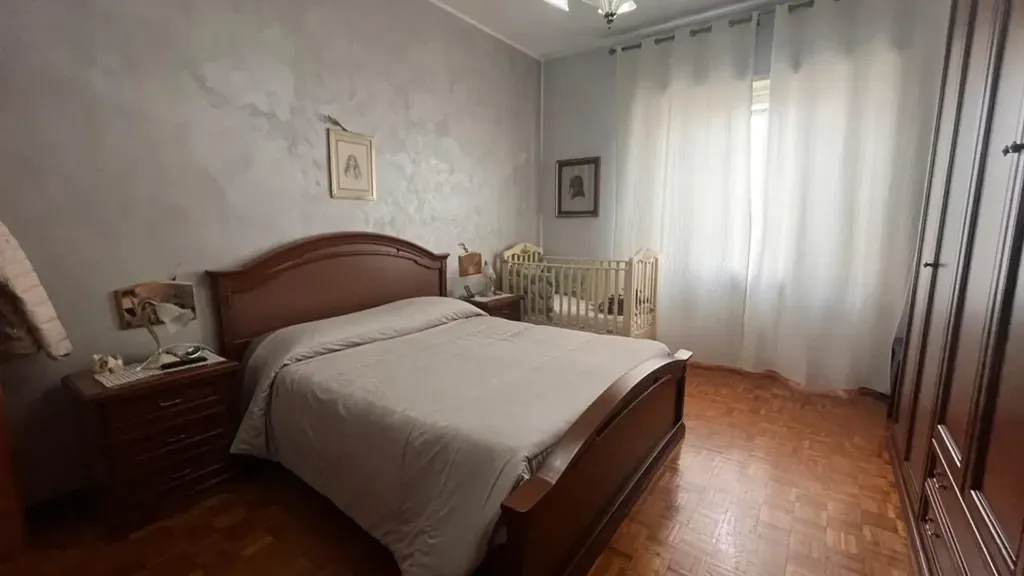 Chambres - Rearranged Apartment with Balcony in Beinasco