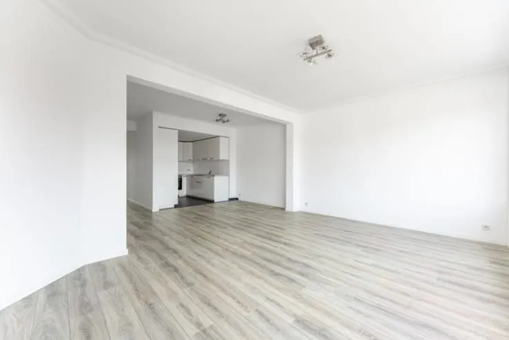 Séjour - Appartement Traversant avec Balcon à Waterloo