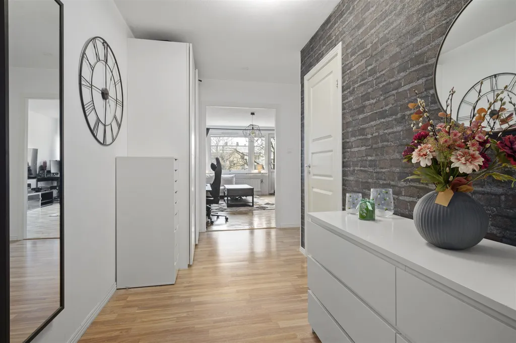 Entrée - Bright Two-Bedroom Apartment on Havstenavägen