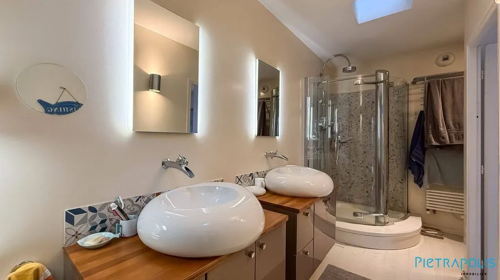 Salles de bain - Loft d'Exception à Villeurbanne, Proche Lyon 6e