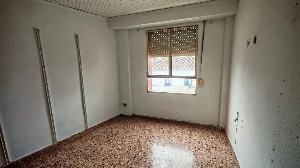 Rooms - Apartment with Balcony in Canals