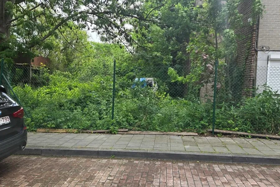 Aed - Buildable Plot with Approved Permits in Neder-Over-Heembeek