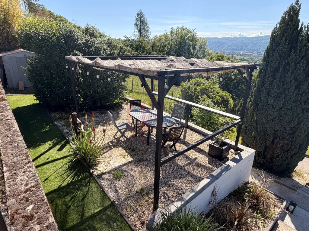 Terrasse - Maison Individuelle avec Vue à Thise