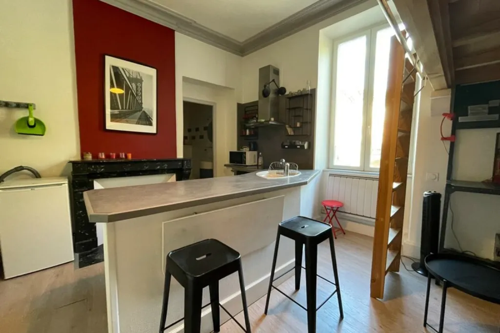 Cuisine - Studio au Centre de Grignan avec Hauteur sous Plafond