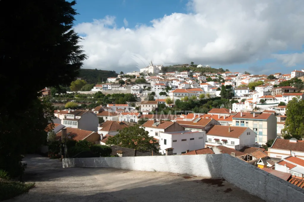 Urban Plot with Ruin in Alenquer