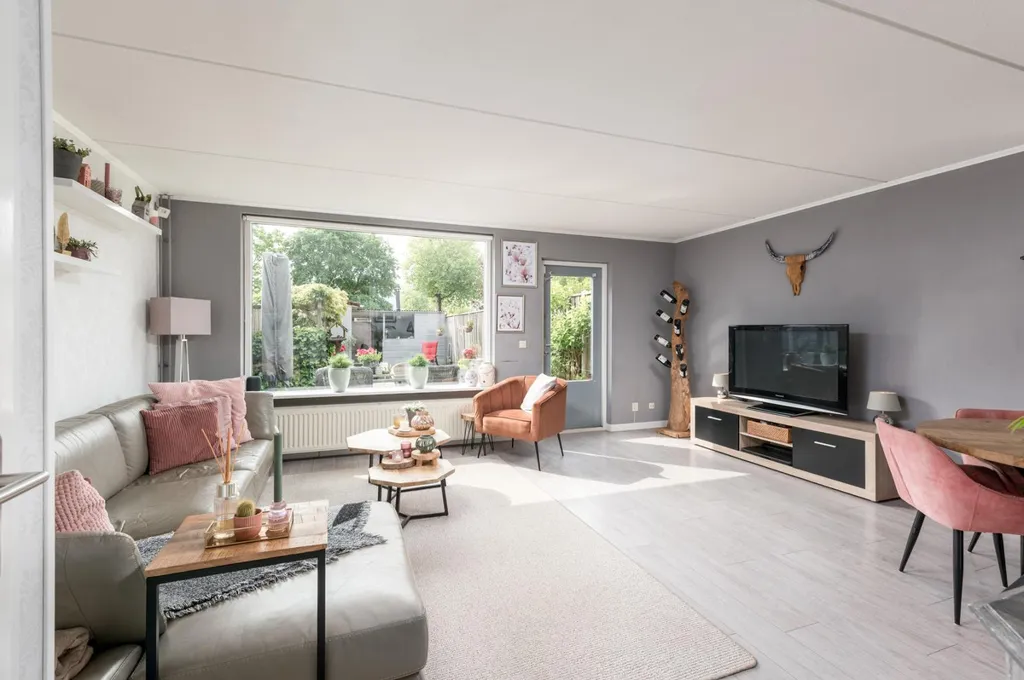 Elutuba - Spacious 5-Bedroom House with Deep Garden in Almere