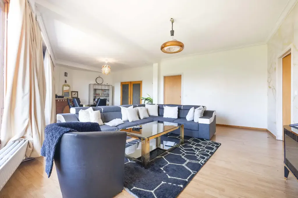 3-toaline korter asukohas Laeken