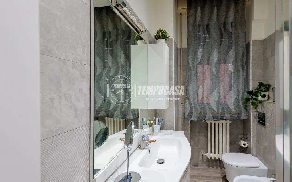 Vannitoad - Renovated Triplex with Cellar in Parma