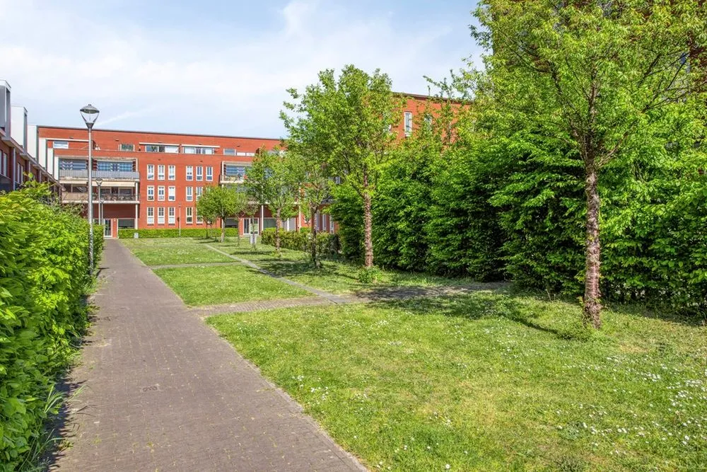 Garden - Eco-Friendly Corner House with Two Parking Spots in Nootdorp