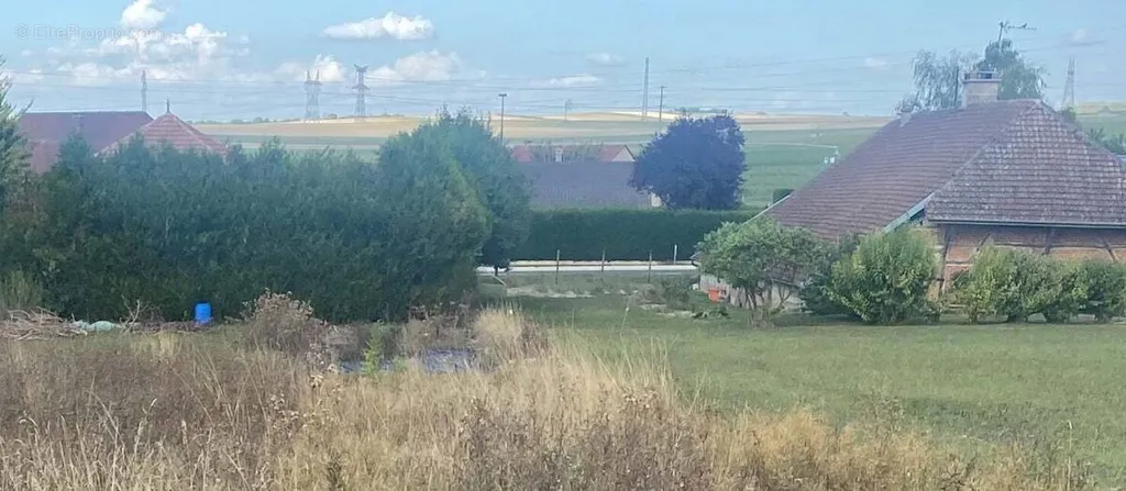Giardino - Large Plot with Scenic View in Thennelières