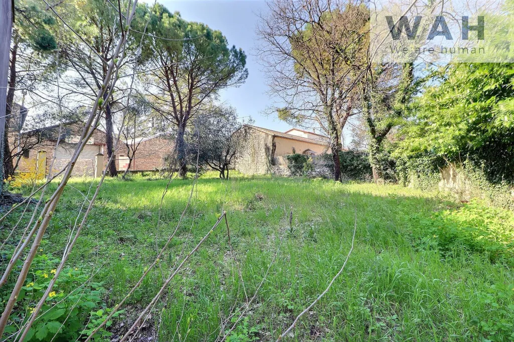 Aed - Buildable Plot with Parking near Quissac Centre
