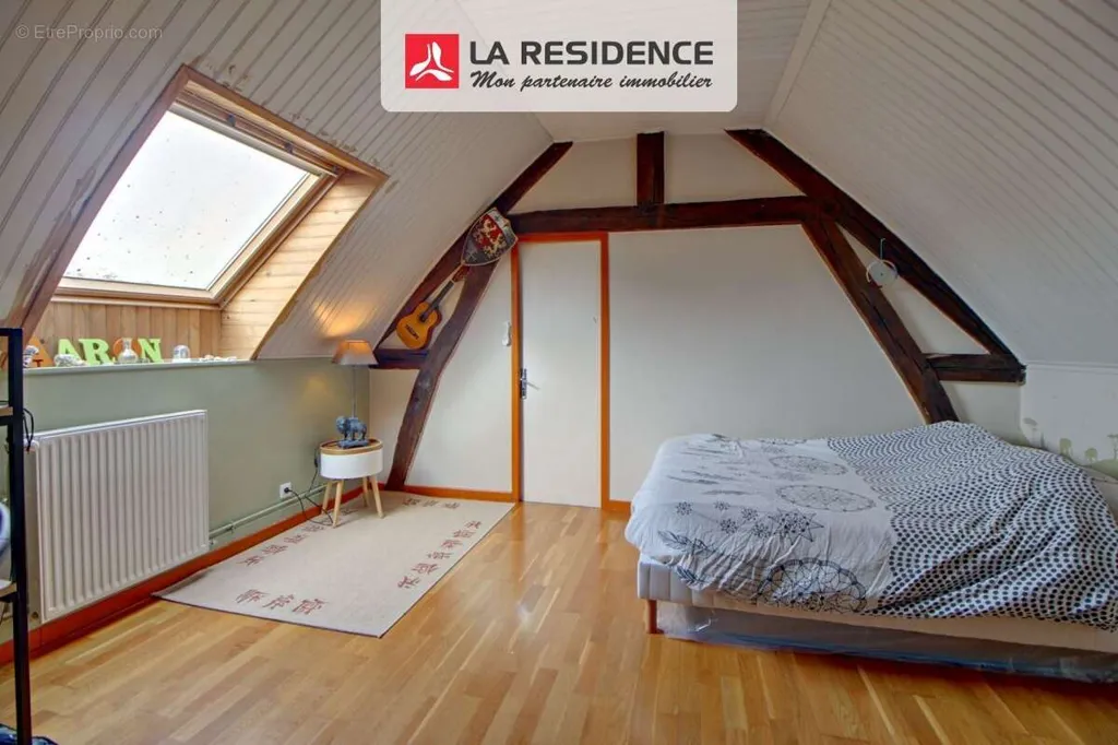 5-toaline maja asukohas Courcelles-Sur-Seine
