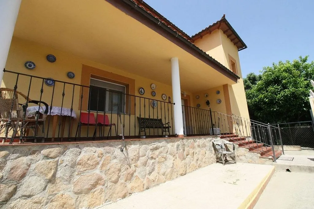 Terrass - Chalet with Terrace in Mombeltrán