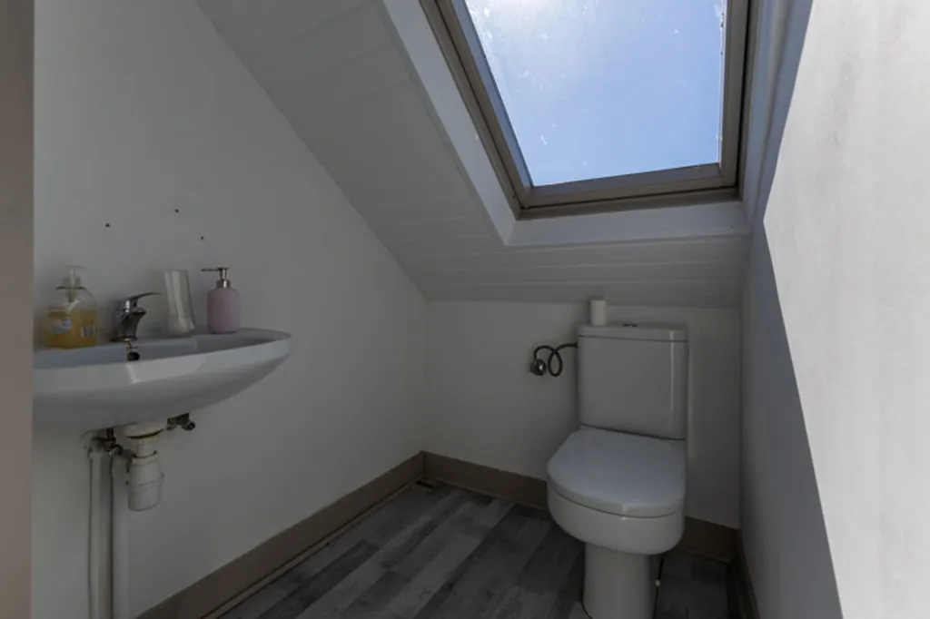 Vannitoad - Five-Bedroom House with Terrace in Central Location