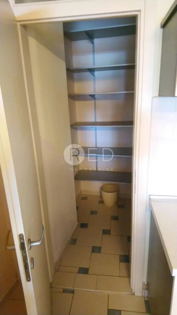 Pesuköök - Spacious Flat with Loggias in Osijek Centre