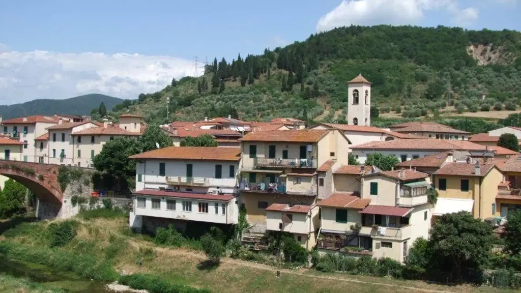 Luxury Apartment with River View in Pontassieve
