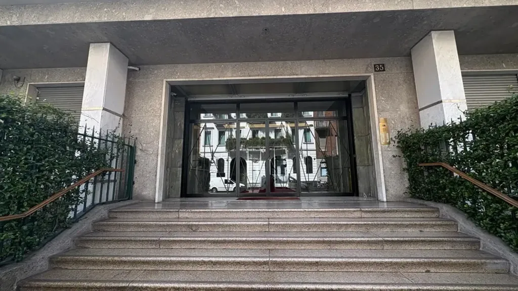 hallway_entrance