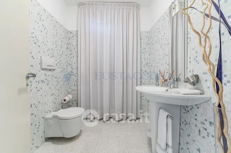 Bagni - Villa indipendente con piscina nel residence a Brembate di Sopra