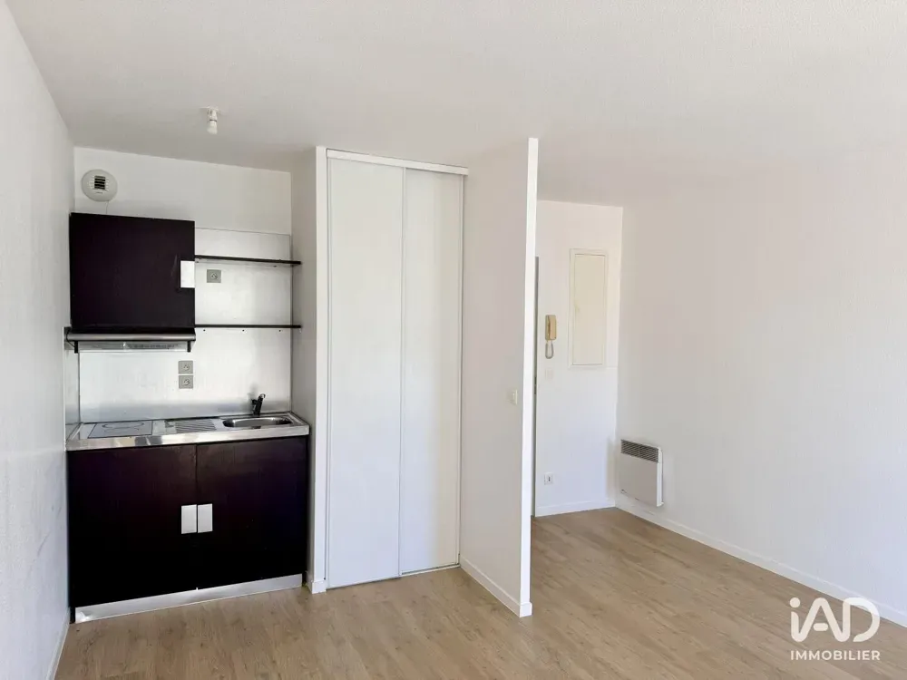 Köök - Studio with Parking in Auxerre
