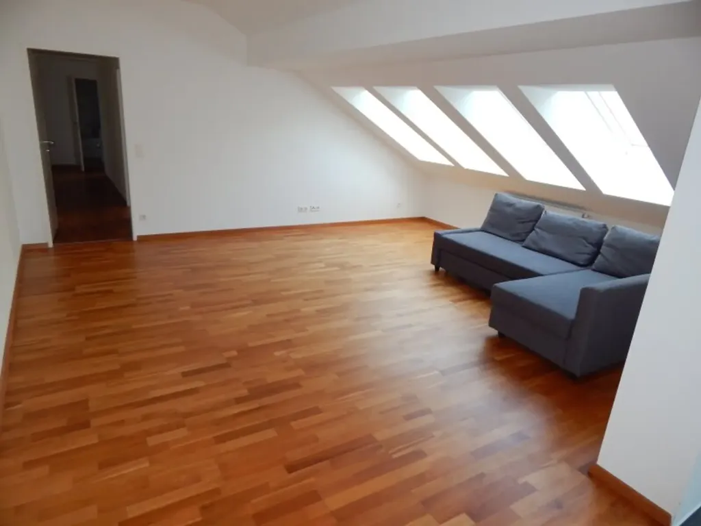 Stanze - Bright Loft with Garden View in Courtyard