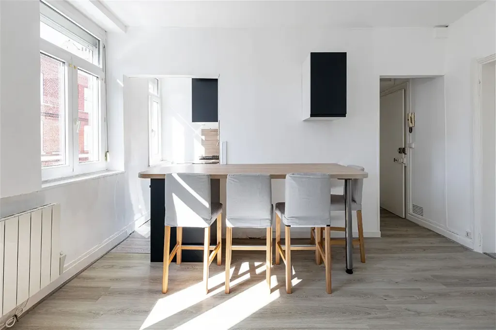 Salle à manger - Appartement Traversant à Lille Montebello