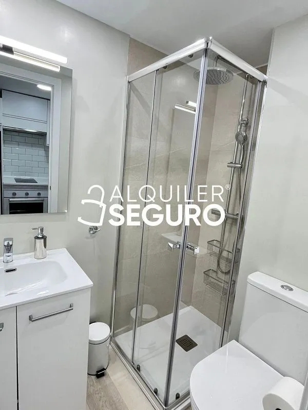 Salles de bain - 1-Bedroom Flat with Patio in Trafalgar