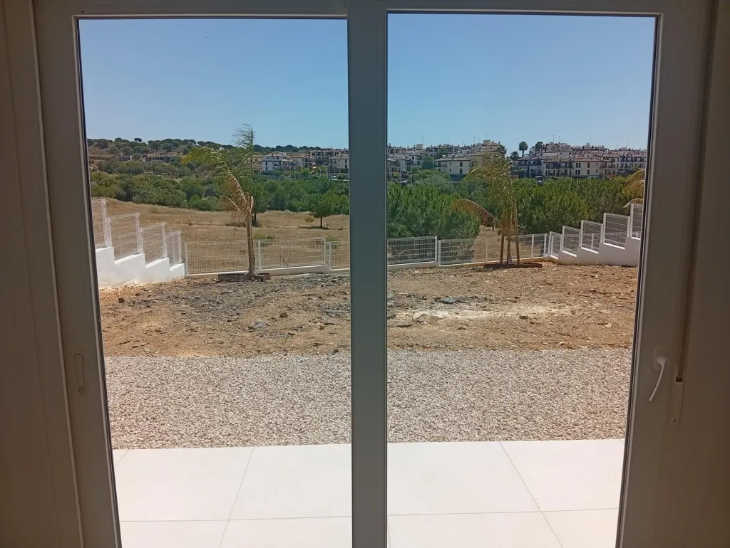 Pièces - Modern Chalet with Private Access in Ayamonte