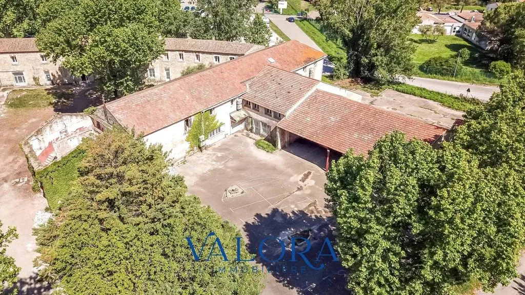 Õhuvaade - Luxury Hotel with Extensive Land in Nîmes