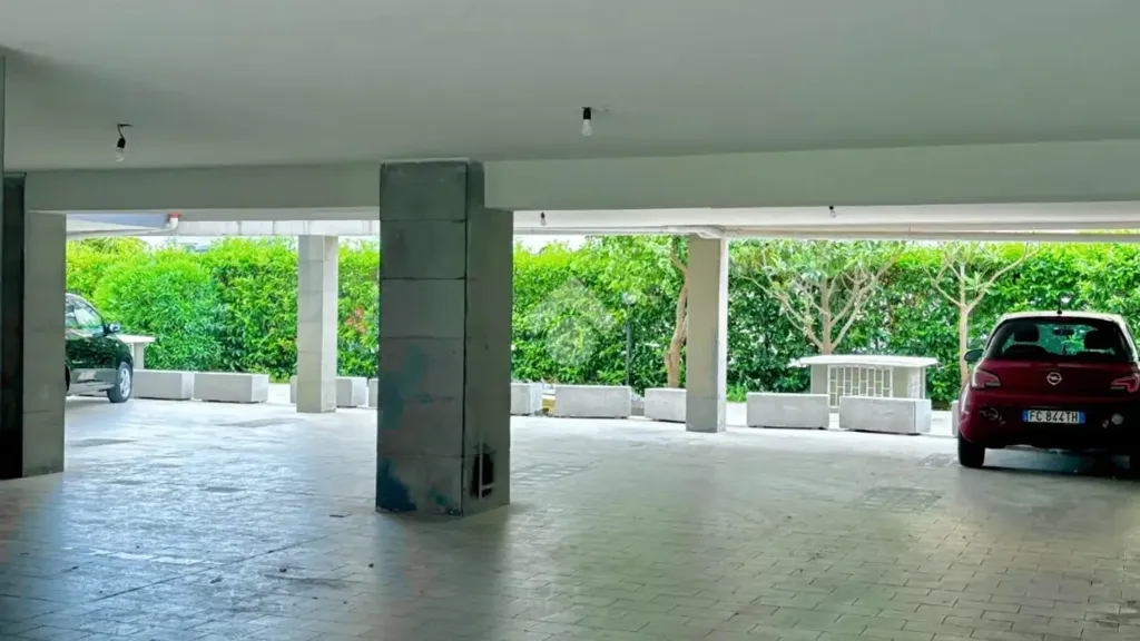 Garage - Top-Floor Apartment with Balcony in Loseto