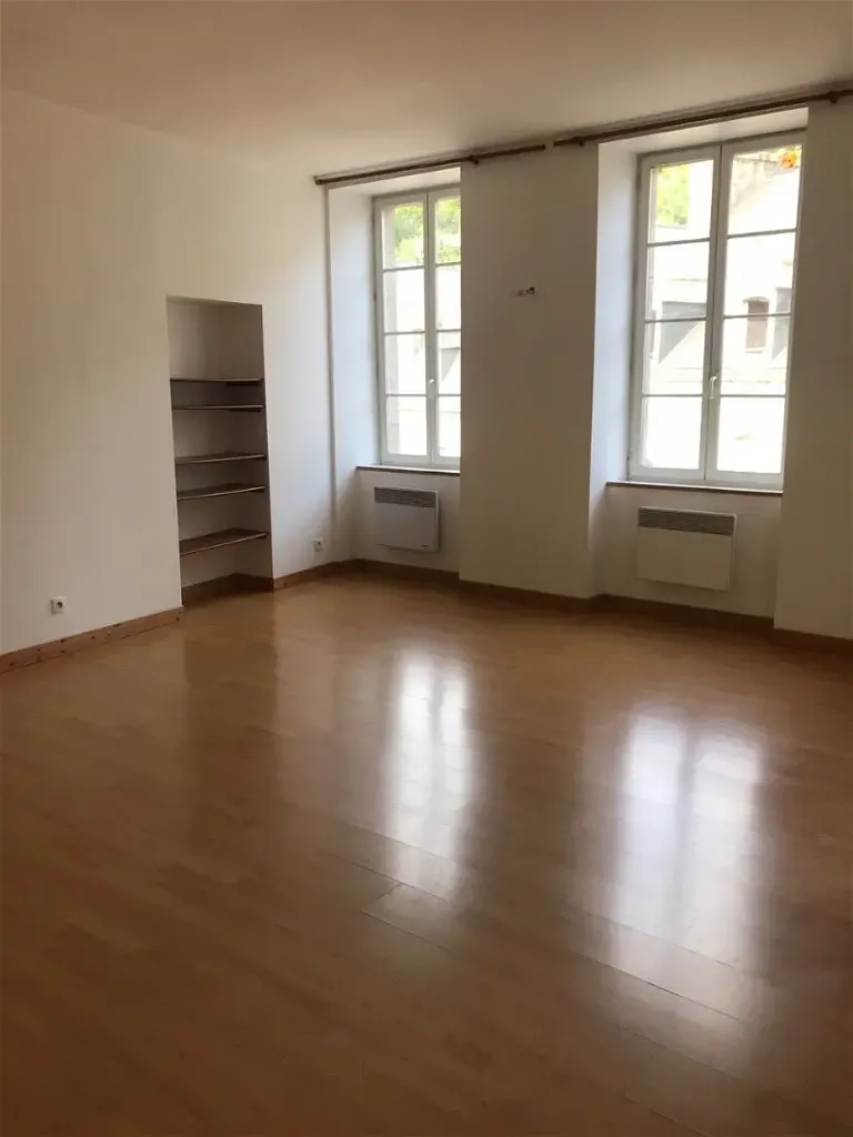 Toad - 3-Bedroom Apartment in Pontrieux