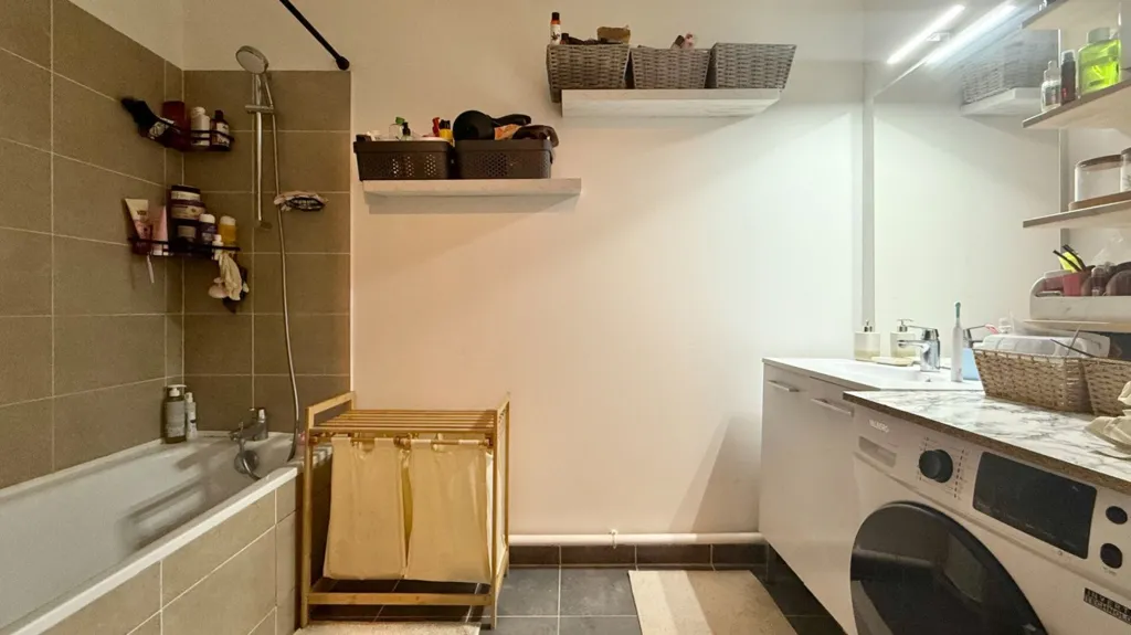 Salles de bain - Appartement 3 Pièces avec Balcon Sud/Est à Corbeil-Essonnes