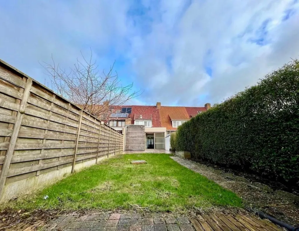 Aed - Two-Faced House with Terrace in Bruges