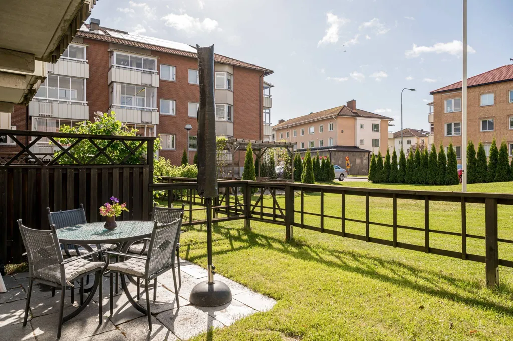 Aed - Apartment with Sunny Terrace in Popular Area