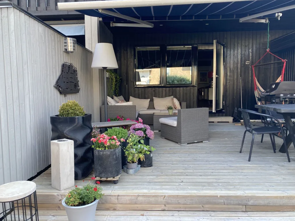 Terrace - Architectural Villa with Rental Unit in Väster