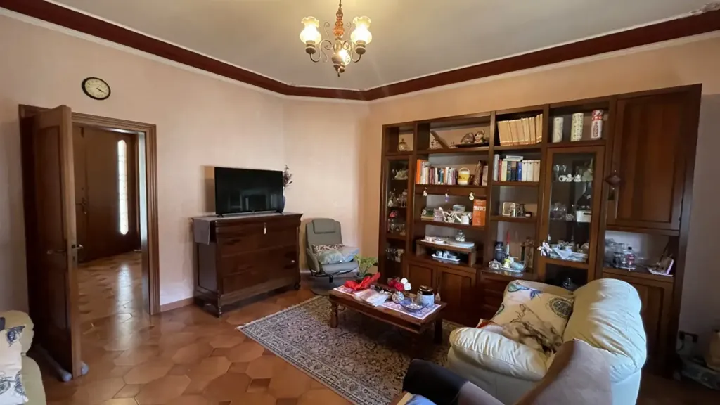 Elutuba - Villa with Garden in Suzzara