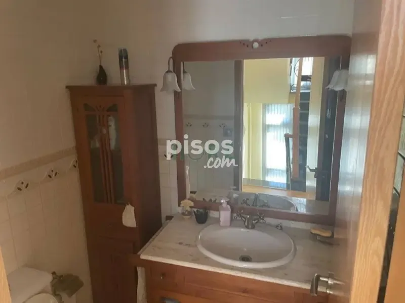 Salles de bain - Maison 4 chambres à ES