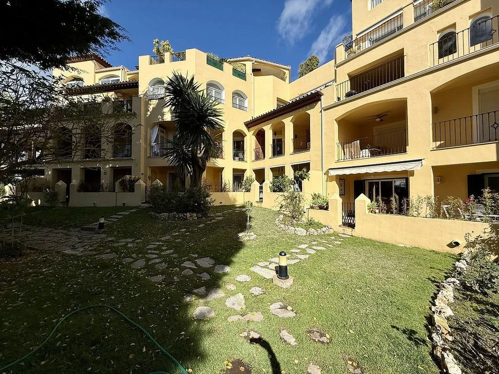 Garden - Apartment with Pool and Golf View in Guadalmina Alta