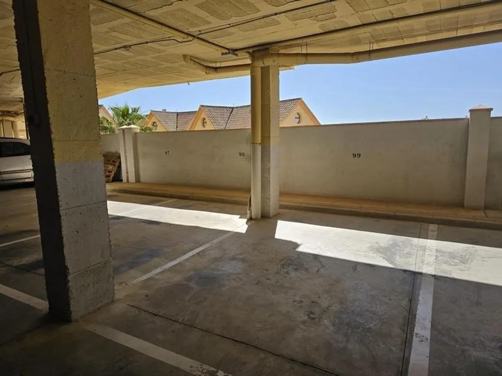 Garage - Luxury Flat with Pool in Benalmádena