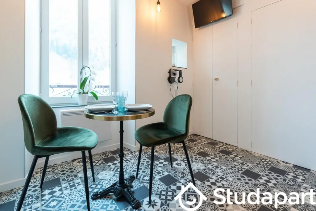 Söögituba - Shared Flat with 2 Bedrooms in Cluses Centre