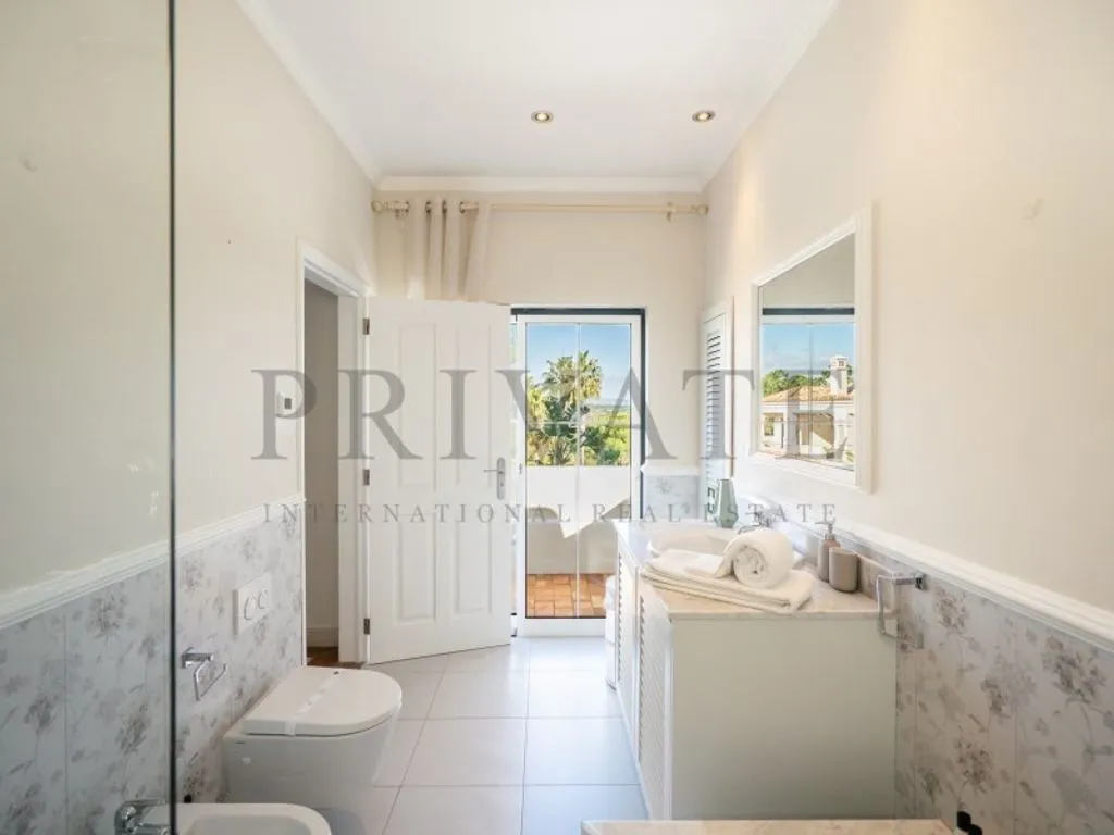Salles de bain - Luxury Semidetached House with Golf View in Quinta do Lago