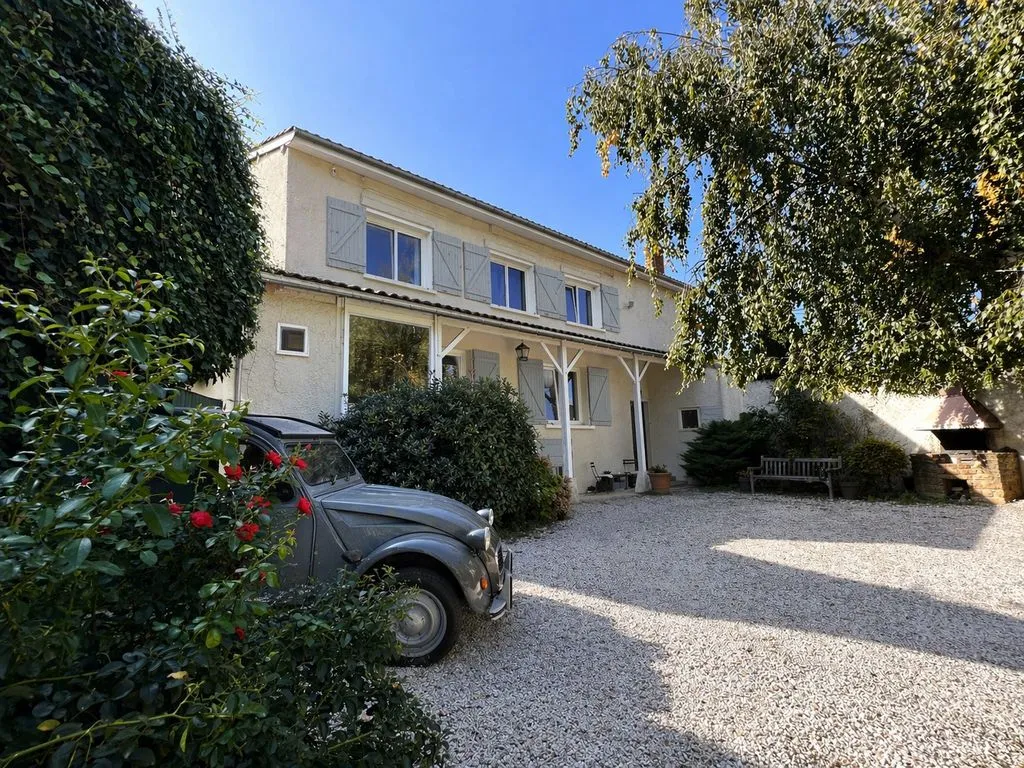 Extérieur - Maison de Charme avec Piscine à Limonest
