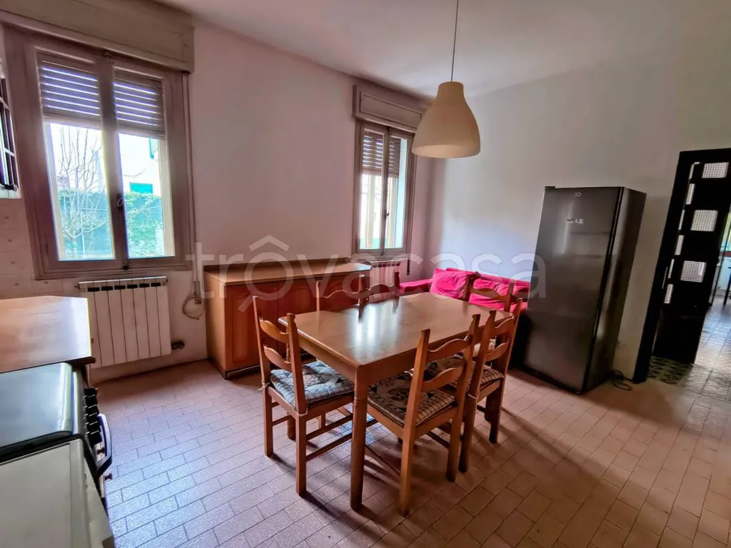 Söögituba - Characterful Villa to Restore with Garden in Padova