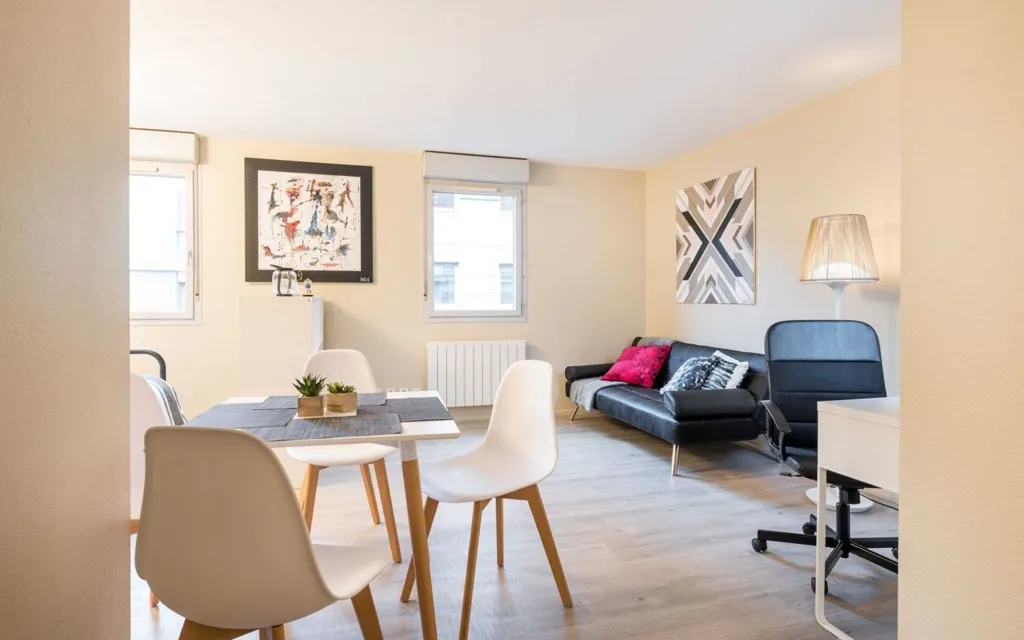 Söögituba - Studio with Metro Access in Villeurbanne