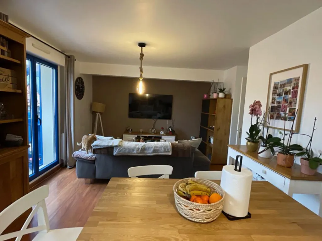 Salle à manger - Appartement 3 Pièces avec Vue Village à Saint-Arnoult