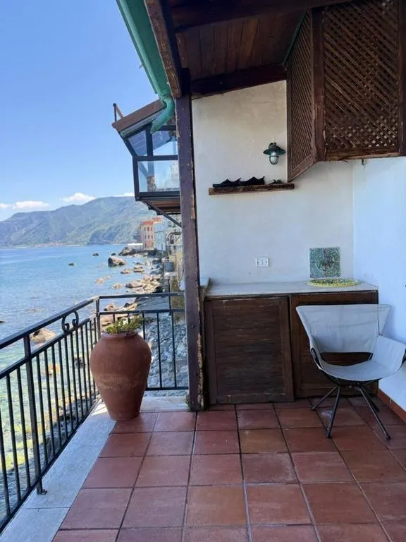 Terrass - Terraced House with Sea Access in Scilla