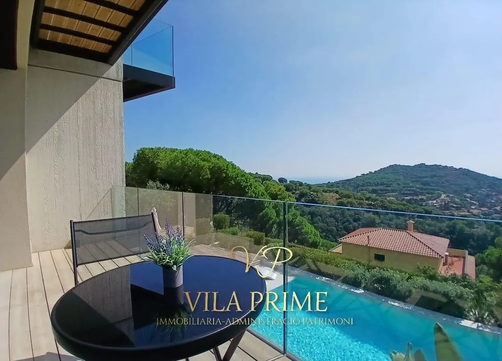 Piscine - Luxury Villa with Sea Views in Cabrils